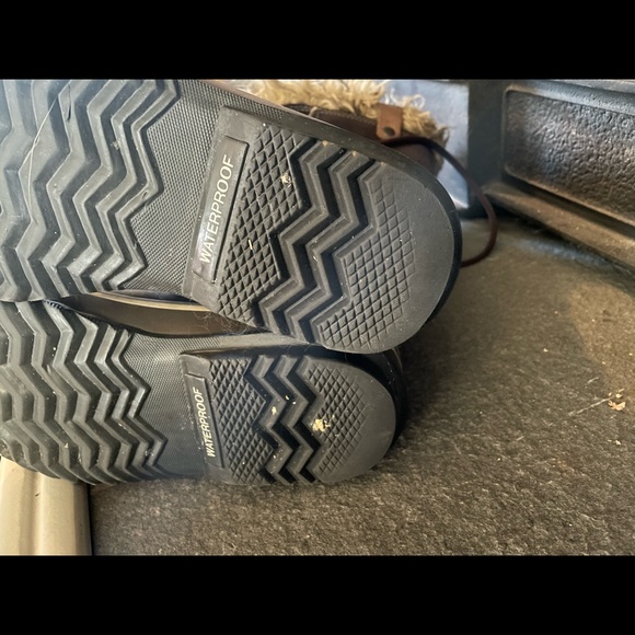 Sorel womens boot size 6. Worn one season and outgrew - Picture 5 of 5